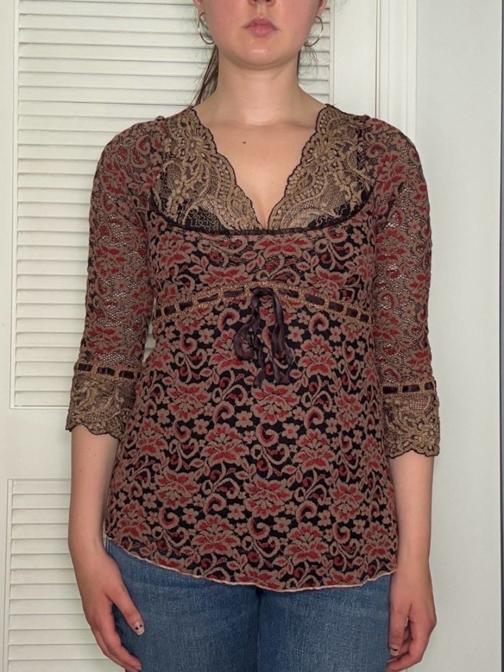Vintage 2000s whimsigoth floral lace top